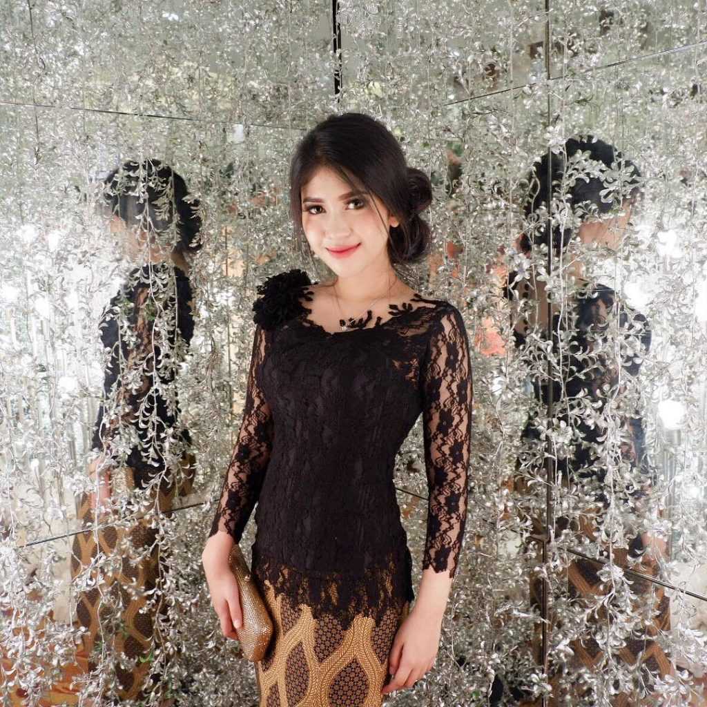  Kebaya  cape modern  baju di 2019  Kebaya  dress Kebaya  lace